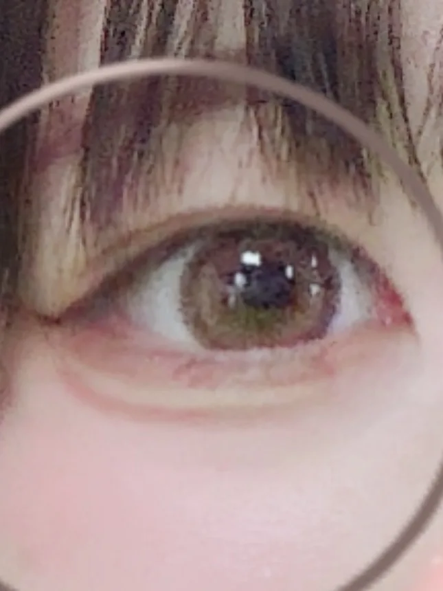 Honey Kiss Honey Kiss 1day ちゅるんシュガーベージュの着画・着用レビュー写真 by カラコン大好き （2/3）